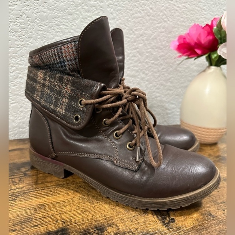 ROCK & CANDY Brown Boots -‎ Lace up Ankle Boot- Size 6